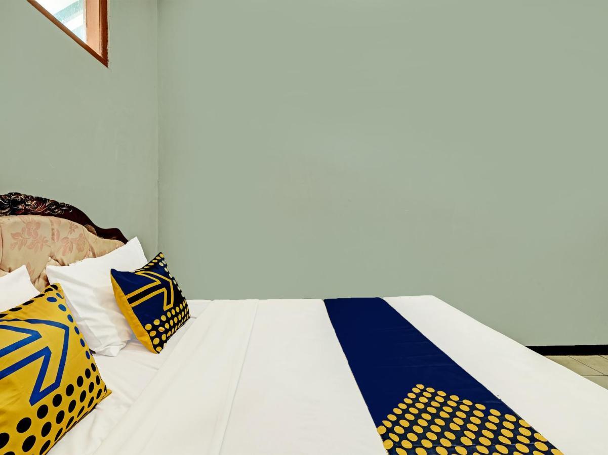 Spot On 91715 Citra Dewi 1 Hotel 2*
